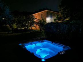 A Casa là l'Aiola, Villa with Jacuzzi
